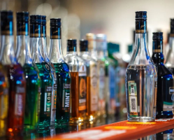 В Свердловской области собираются менять правила продажи алкоголя. Как это произойдет
