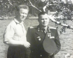 Речкалов Г.А. с фотокорреспондентом Тюфяковым И.Н. на озере Балтым. 1955 г.