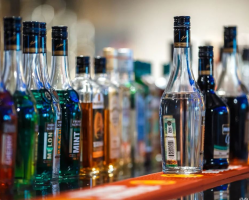 «Это правда или фейк?» Уральцев напугали новостью о том, что в майские выходные запретят продажу алкоголя