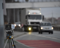 «Они, как доктора, лечат очаги аварийности». 10 неудобных вопросов ГИБДД о камерах на дорогах