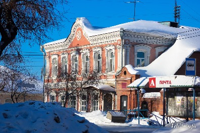 Дом купца Д. В. Зязина построен в 1869 г. Расположен по адресу: г. Ирбит, ул. Орджоникидзе, 41.  Фото 5 февраля 2017 г. Фотограф Евгений Рулев.