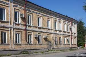 Гостиница "Сибирское подворье" была построена в 1878 году. Здание расположено по адресу: г. Ирбит, ул. Революции, 16. Фото 22 мая 2016 г. Фотограф Евгений Рулев.