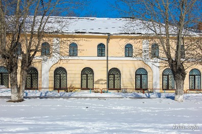 Здание казначейства построено в 1808 году. Находится по адресу: г. Ирбит, ул. Ленина, 17.  Фото 1 апреля 2018 г. Фотограф Евгений Рулев.