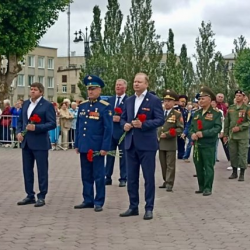 Сенатор Шептий приехал на юбилей важного памятника Жукову
