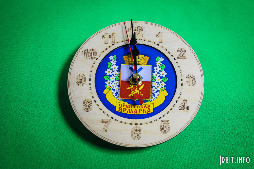 Часы деревянные "Ирбит".
Часы можно купить в магазине "Ирбитские сувениры" ул. М. Горького д. 2 "Г", тел. +7(912) 299-28-28