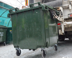 153 контейнера для мусора испортили свердловчане с начала прошлого года