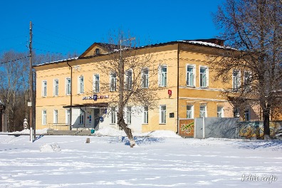 Здание городской управы построено в середине XIX века, расположено по адресу: г. Ирбит, ул. Ленина, 15. 
Фото 1 апреля 2018 г. Фотограф Евгений Рулев.