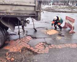 «Наше ноу-хау». На Урале отремонтировали дорогу кирпичами