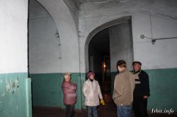 Состояние помещений здания воинских казарм (построено в 1915 году и расположено по адресу: г. Ирбит, ул. Орджоникидзе, 61). Фото 4 октября 2012 г. Фотограф Евгений Рулев.