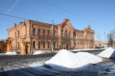 Мариинская женская гимназия, 1883 г., г. Ирбит, ул. Карла Маркса, 37. Фото 2018 года. Фотограф Евгений Рулев.